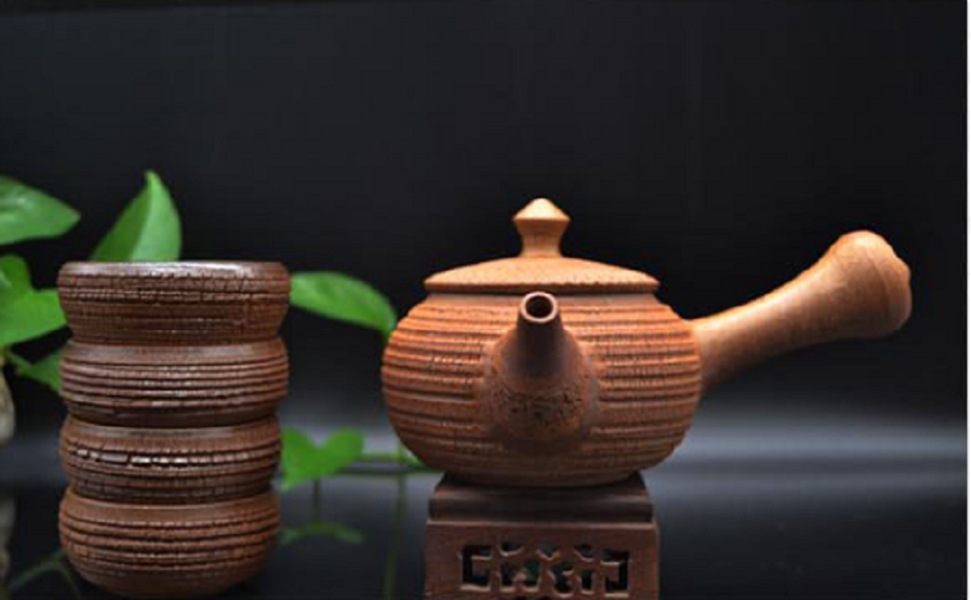 定瓷茶器：擺放在茶臺(tái)上的大宋定窯手工裂變壺，重溫唐風(fēng)，再現(xiàn)歷史的美妙感